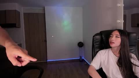 Snapshot of mikeyvioleta chatting on October 10, 2025, 1:37 am VIOLETAMIKE online show from October 10, 2025, 1:37 am