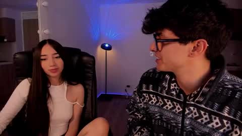 Snapshot of mikeyvioleta chatting on November 22, 2025, 8:52 pm VIOLETAMIKE online show from November 22, 2025, 8:52 pm