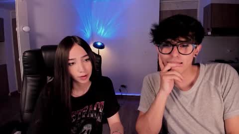 Snapshot of mikeyvioleta chatting on November 26, 2025, 10:33 pm VIOLETAMIKE online show from November 26, 2025, 10:33 pm