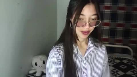 Mikhaela online show from October 28, 2025, 4:38 am