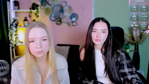 Miki online show from September 15, 2025, 12:16 pm