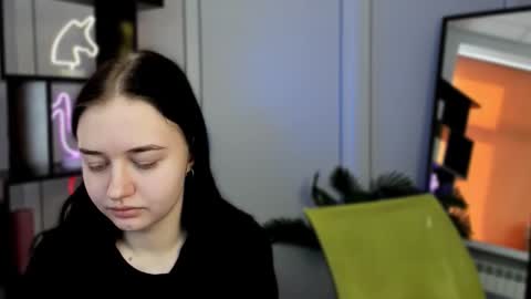 miki_ti online show from October 22, 2025, 8:36 am