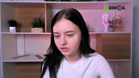 miki_ti online show from November 5, 2025, 6:02 am