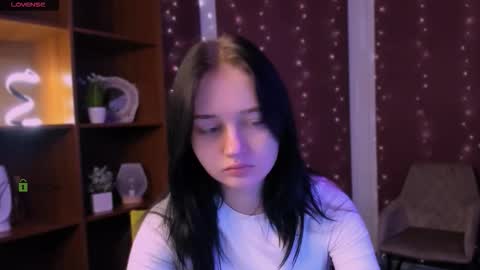 miki_ti online show from November 11, 2025, 6:02 am