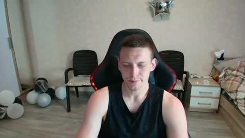 Snapshot of mikimaus0101 chatting on June 22, 2026, 11:18 am Michael online show from June 22, 2026, 11:18 am