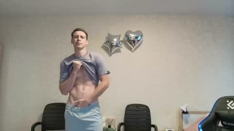 Snapshot of mikimaus0101 chatting on July 6, 2026, 12:24 pm Michael online show from July 6, 2026, 12:24 pm