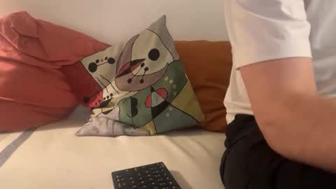 MikiMoonlight online show from December 23, 2025, 2:31 am