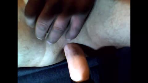 Snapshot of mikkkiz chatting on January 3, 2025, 1:03 pm Bescior online show from January 3, 2025, 1:03 pm