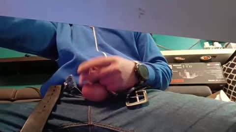 Snapshot of mikkkiz chatting on February 25, 2025, 2:14 am Bescior online show from February 25, 2025, 2:14 am