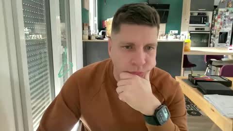 miklp8463 online show from February 4, 2026, 8:42 am