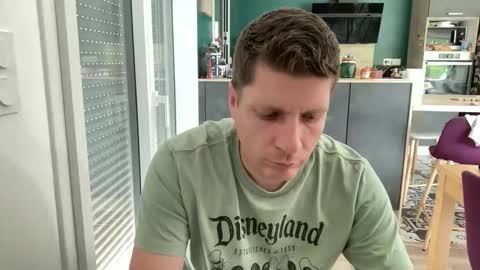 miklp8463 online show from June 8, 2026, 11:43 am