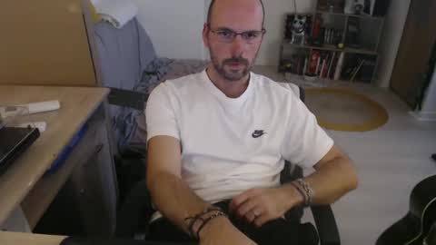 Snapshot of mikmik91 chatting on November 7, 2025, 3:01 pm mikmik91 online show from November 7, 2025, 3:01 pm