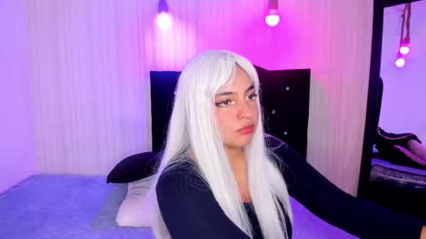   miku katsuragi  online show from November 17, 2025, 7:08 pm