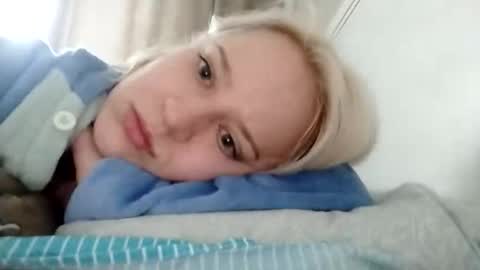Snapshot of mila_420 chatting on April 10, 2026, 5:01 am Mila 420 online show from April 10, 2026, 5:01 am