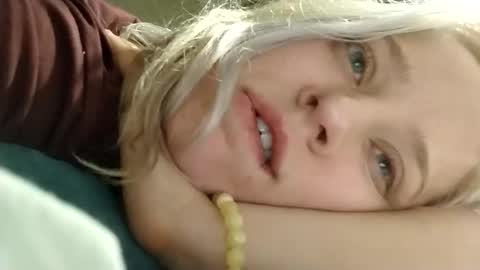 Snapshot of mila_420 chatting on April 21, 2026, 12:01 am Mila 420 online show from April 21, 2026, 12:01 am