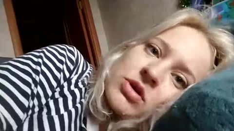 Snapshot of mila_420 chatting on April 28, 2026, 5:45 am Mila 420 online show from April 28, 2026, 5:45 am