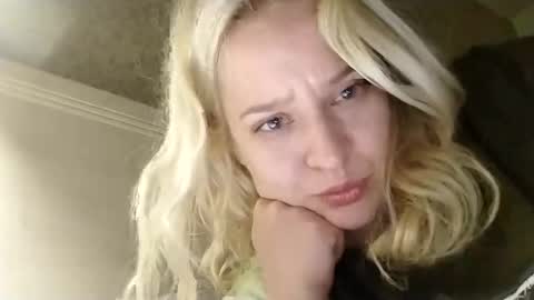 Snapshot of mila_420 chatting on May 14, 2026, 10:27 pm Mila 420 online show from May 14, 2026, 10:27 pm