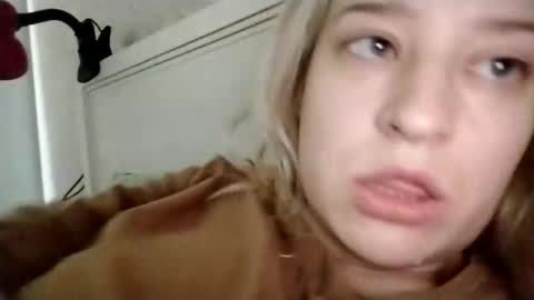 Snapshot of mila_420 chatting on May 17, 2026, 7:39 am Mila 420 online show from May 17, 2026, 7:39 am