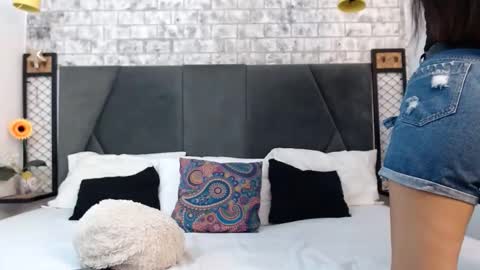 mila_adamss online show from September 21, 2025, 11:23 am