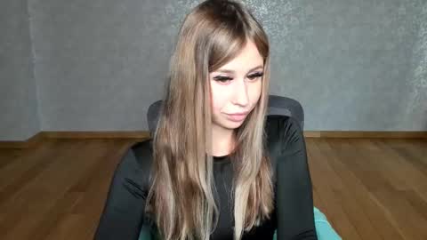 Snapshot of mila_camilla chatting on September 29, 2025, 2:49 am Camilla online show from September 29, 2025, 2:49 am