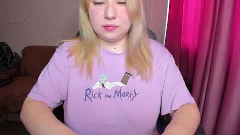 Mila shy sensual person  online show from November 17, 2025, 5:46 am
