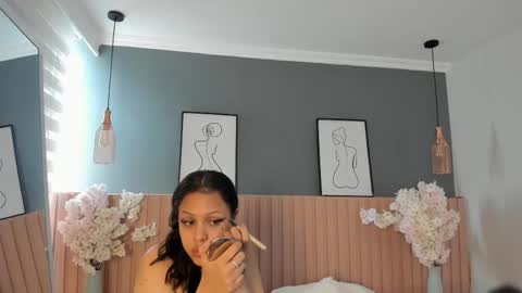 mila_hank online show from February 27, 2026, 12:16 pm