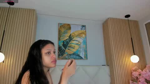 mila_hank online show from May 23, 2026, 12:20 pm
