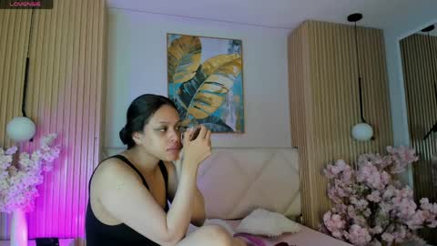 mila_hank online show from May 28, 2026, 12:35 pm