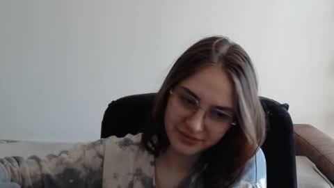 mila_keyy online show from April 17, 2026, 6:16 am