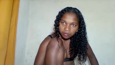 mila_lunah online show from March 22, 2026, 12:47 am