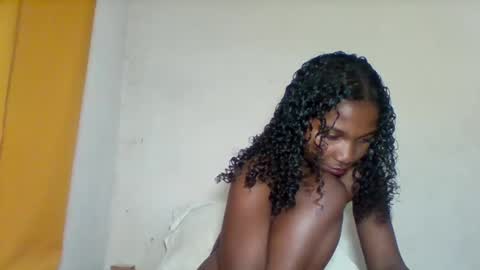 mila_lunah online show from April 4, 2026, 6:49 pm