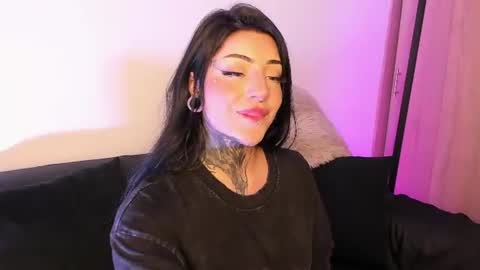 Snapshot of mila_monty__ chatting on June 18, 2026, 3:40 am online show from June 18, 2026, 3:40 am