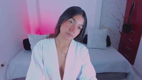 martina online show from April 8, 2026, 1:16 am