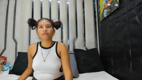Snapshot of mila_star_hh chatting on April 13, 2026, 4:29 am Mila online show from April 13, 2026, 4:29 am