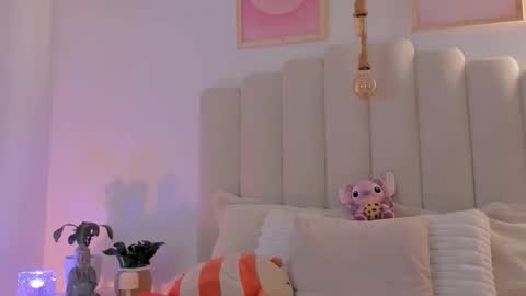 mila_stark333 online show from April 11, 2026, 8:29 am