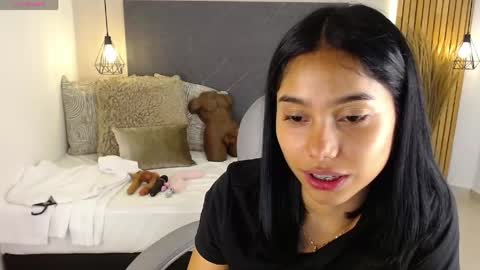 Snapshot of milaa_star chatting on May 6, 2026, 3:57 am milaa_star online show from May 6, 2026, 3:57 am