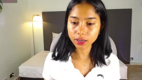 Snapshot of milaa_star chatting on May 8, 2026, 5:02 am milaa_star online show from May 8, 2026, 5:02 am
