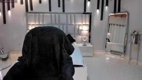 Snapshot of milacoleman chatting on April 28, 2026, 3:00 am Mila online show from April 28, 2026, 3:00 am