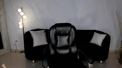 Snapshot of milacoleman chatting on April 29, 2026, 2:59 am Mila online show from April 29, 2026, 2:59 am