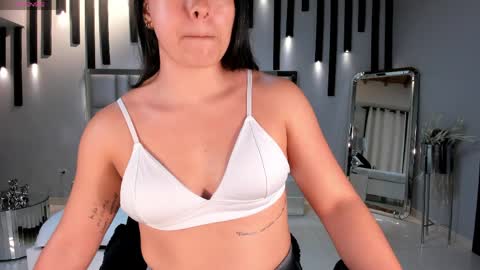 Snapshot of milacoleman chatting on April 30, 2026, 3:02 am Mila online show from April 30, 2026, 3:02 am