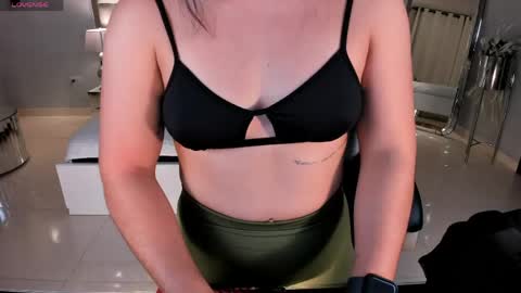 Snapshot of milacoleman chatting on May 2, 2026, 3:00 am Mila online show from May 2, 2026, 3:00 am