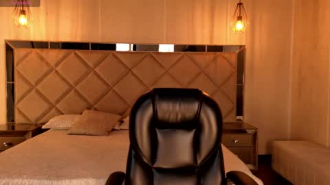 Snapshot of milacoleman chatting on May 13, 2026, 3:04 am Mila online show from May 13, 2026, 3:04 am