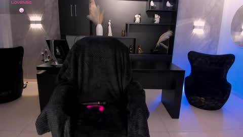 Snapshot of milacoleman chatting on May 23, 2026, 5:01 am Mila online show from May 23, 2026, 5:01 am