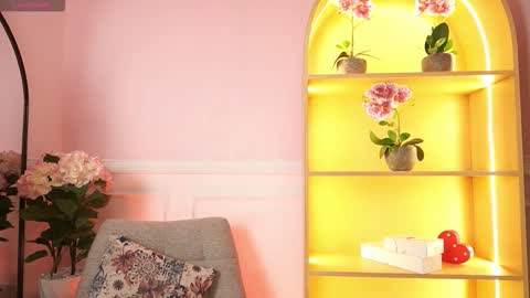 milacrave online show from March 6, 2026, 11:39 am