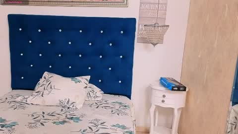 miladiosa online show from April 15, 2026, 11:39 am