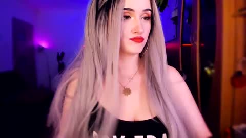 Snapshot of miladyjolie chatting on January 17, 2025, 4:49 am MiladyJolie online show from January 17, 2025, 4:49 am