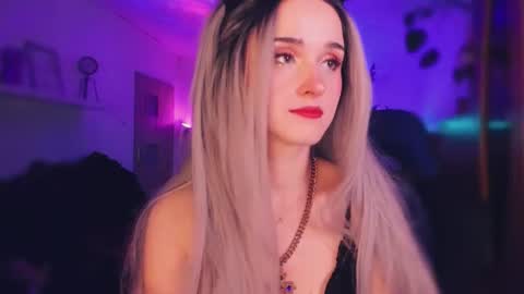 Snapshot of miladyjolie chatting on November 1, 2025, 11:07 pm MiladyJolie online show from November 1, 2025, 11:07 pm