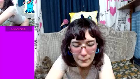 Mila-Lunala online show from September 18, 2025, 6:32 pm