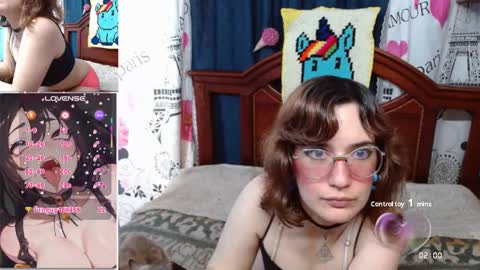 Mila-Lunala online show from November 10, 2025, 8:08 pm