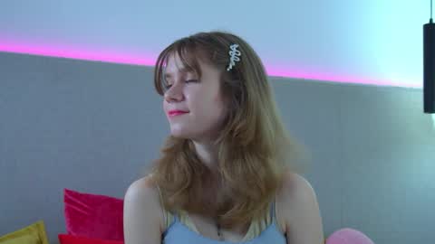 Mila online show from April 9, 2026, 6:52 am